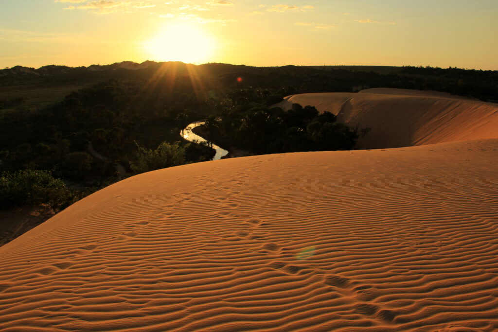 Areias douradas e por do sol 