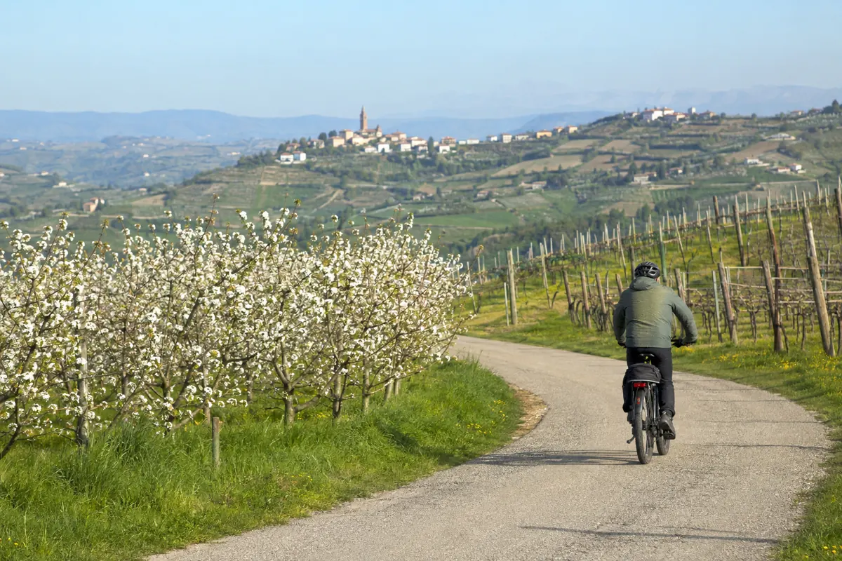 E-bike na Itália na primavera: onde pedalar durante vários dias